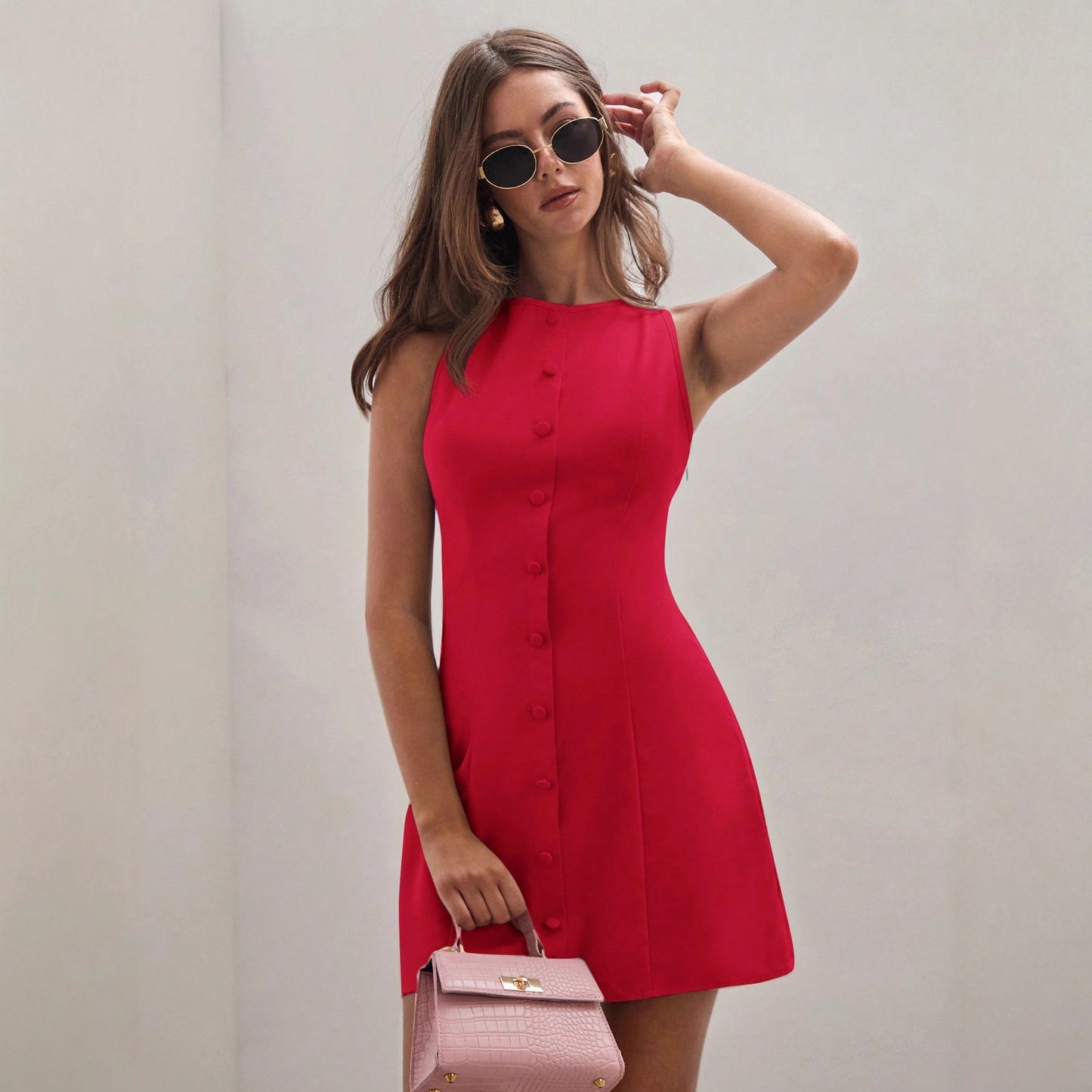 Charme Élégant – Robe Sans Manches à Boutons